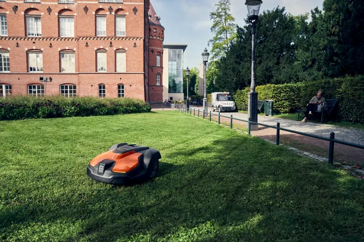 Automower 520 EPOS im Garten
